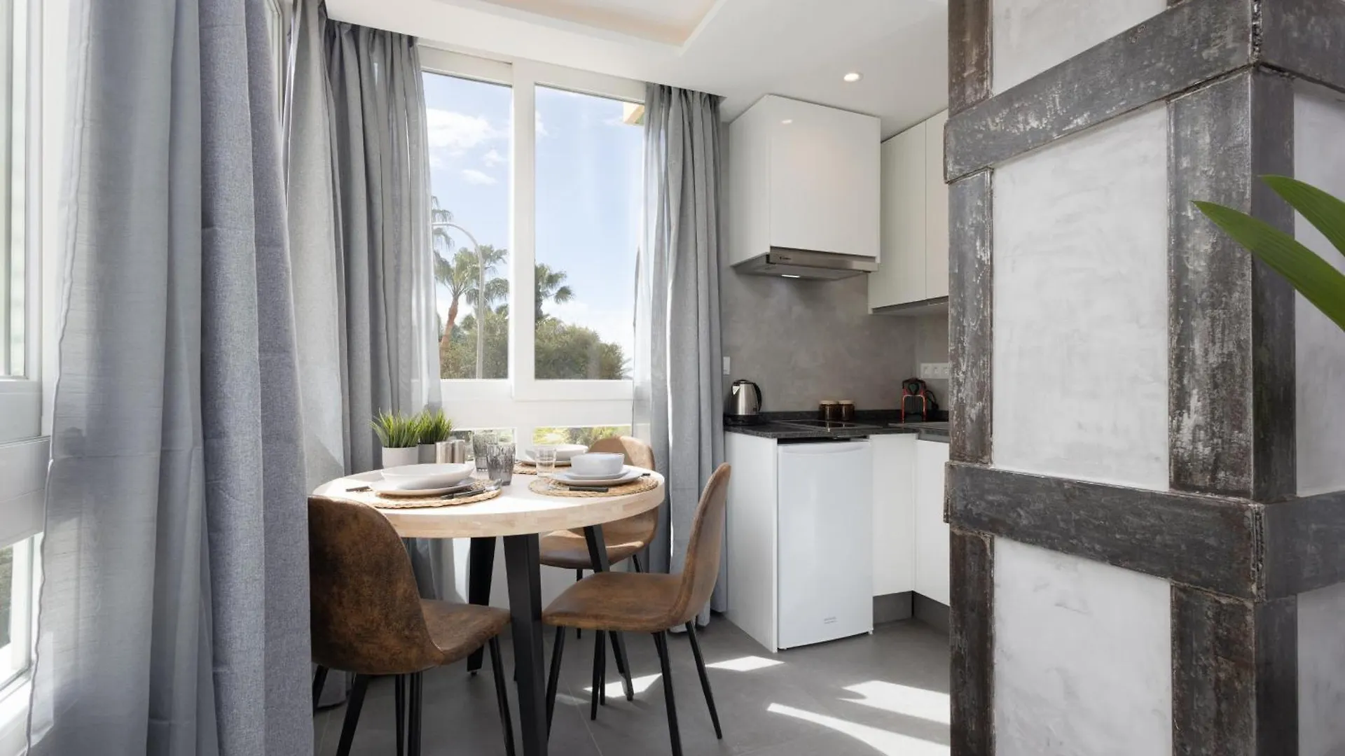 Apartment C45 Fabulous Suite Close To The Sea Malaga Spain