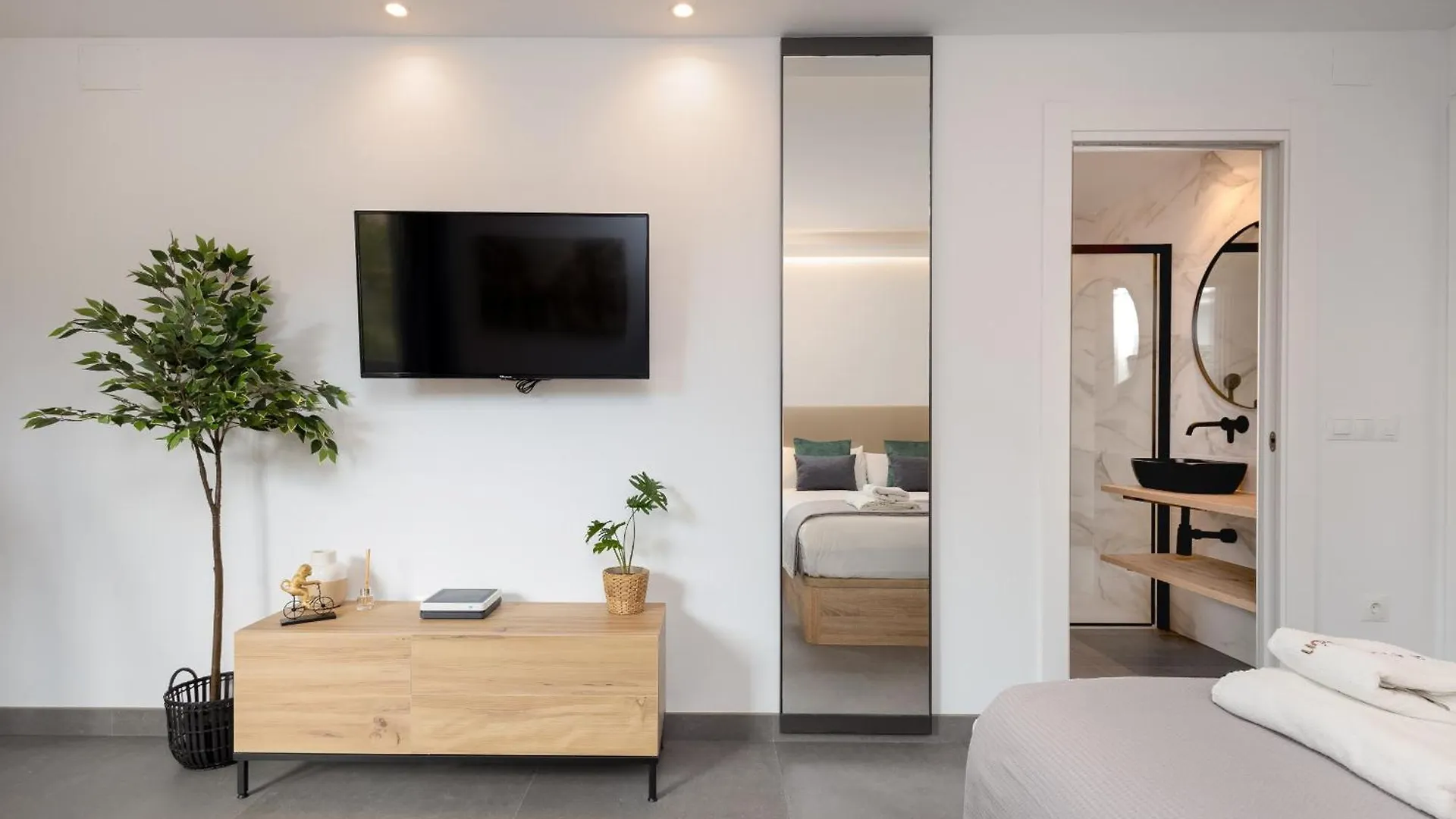 C45 Fabulous Suite Close To The Sea Malaga Apartment